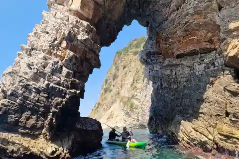Budva: Becici beach SUP/kayak tour to Sv.Nikola island caves