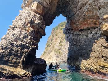 Budva : Excursion en SUP/kayak dans les grottes de l'île Sv.Nikola