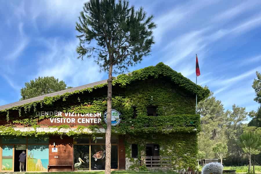 Von Tirana/Durres: Karavasta Lagune 4x4 Offroad Tour.. Foto: GetYourGuide Von Tirana/Durres: Karavasta Lagune 4x4 Offroad Tour.. Foto: GetYourGuide