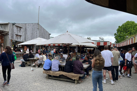 Vanuit Auckland: MATAKANA DORPSMARKT &amp; WIJN/BEELDHOUWKUNST TOUR