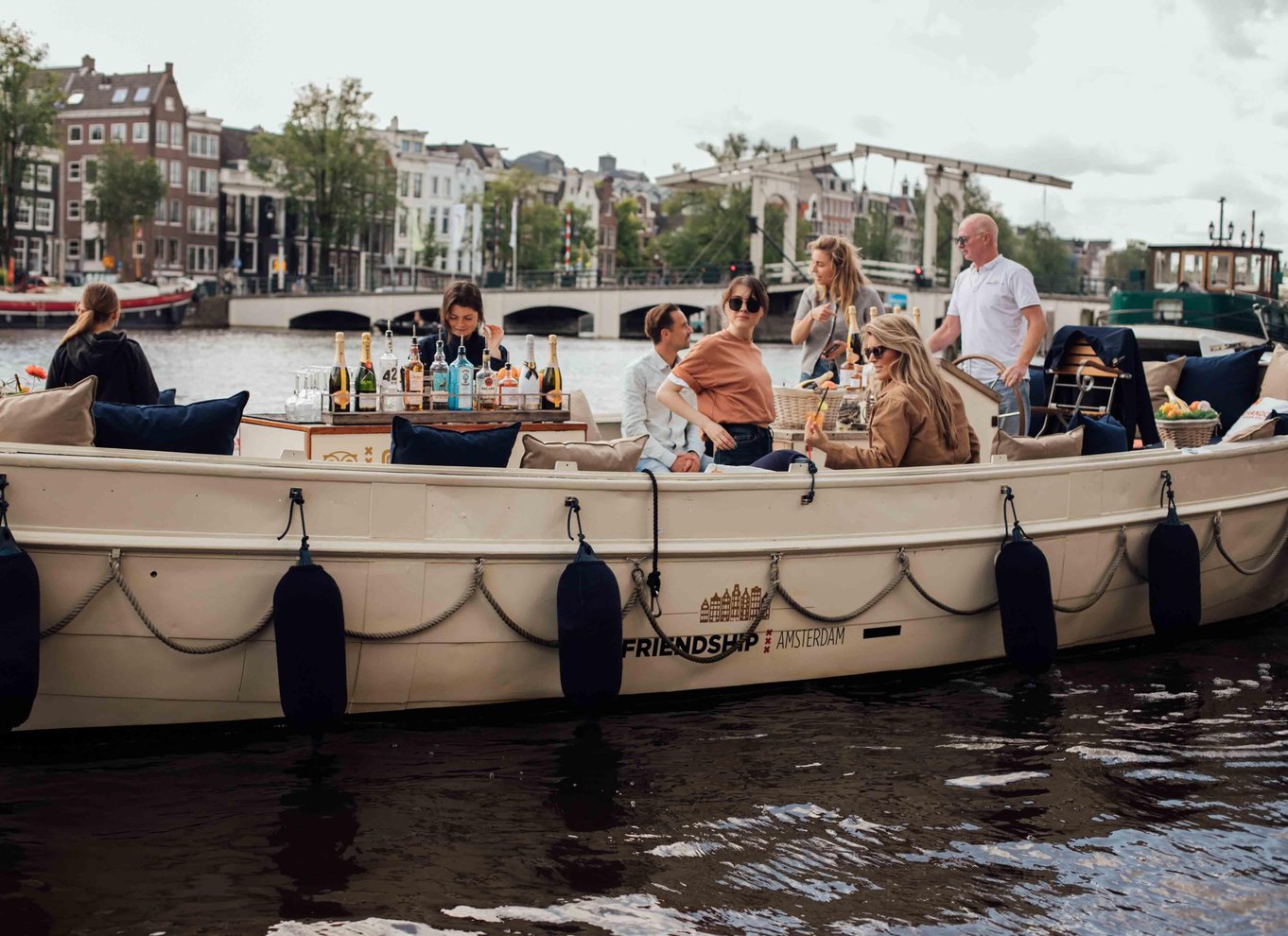 Amsterdam: Luksus-kanalrundfart med cocktails og snacks