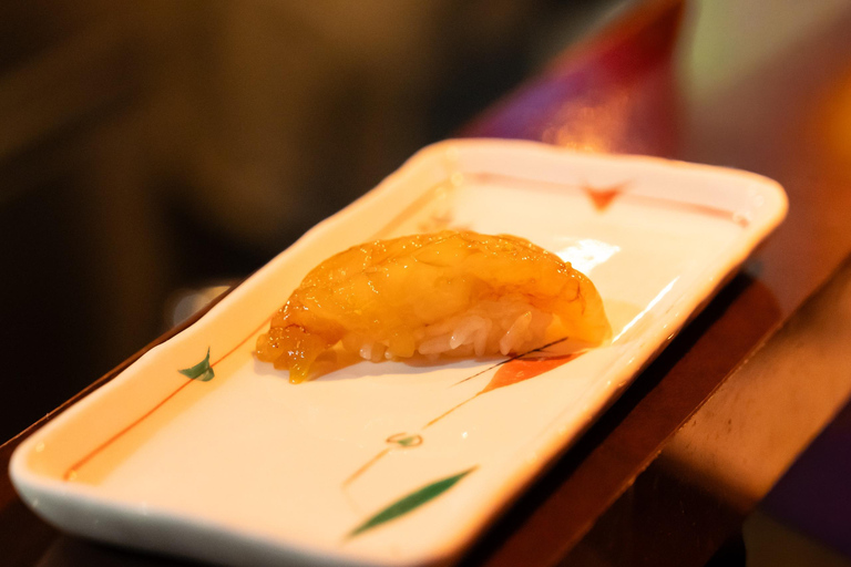 Degustación ilimitada de sake con degustación de sushi Omakase en TokioCata ilimitada de sake con 10 piezas de sushi omakase en Tokio