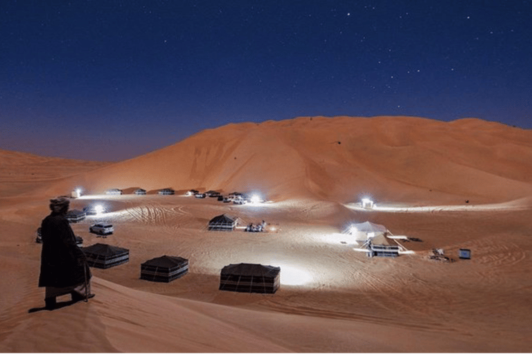 Noite no deserto Pernoite em um acampamento em SalalahNoite no Deserto Pernoite em um acampamento - 2 passageiros