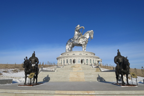 Ulán Bator: Estatua ecuestre de Chinggis Khaan - PN Terelj