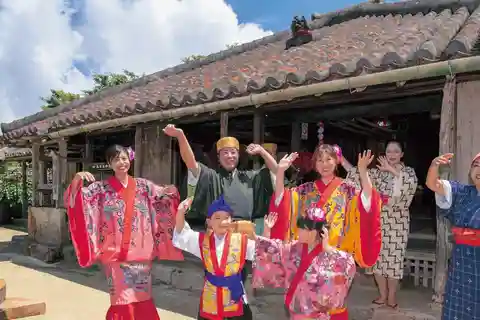 Okinawa: Churaumi Aquarium, Ryukyu Village & Manza Cape Tour