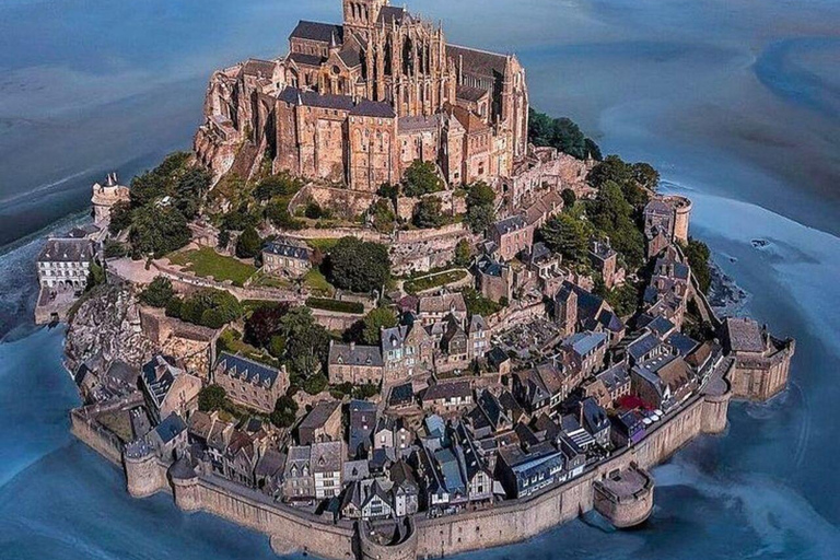 Private Guided 1 day Tour Paris- Étretat & Mont-Saint-Michel