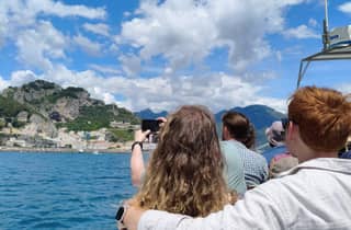 Premium-Tour durch Sorrent, Positano und Amalfi mit Boot ab Neapel