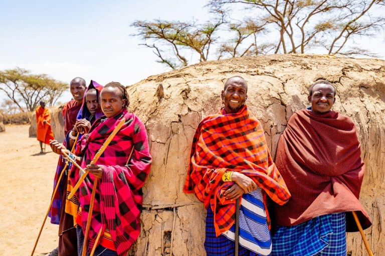 TOUR GIORNALIERO DI ESPERIENZA CULTURALE NEI VILLAGGI MASAI.TOUR DI UN GIORNO DELL&#039;ESPERIENZA CULTURALE DEL VILLAGGIO MASAI.