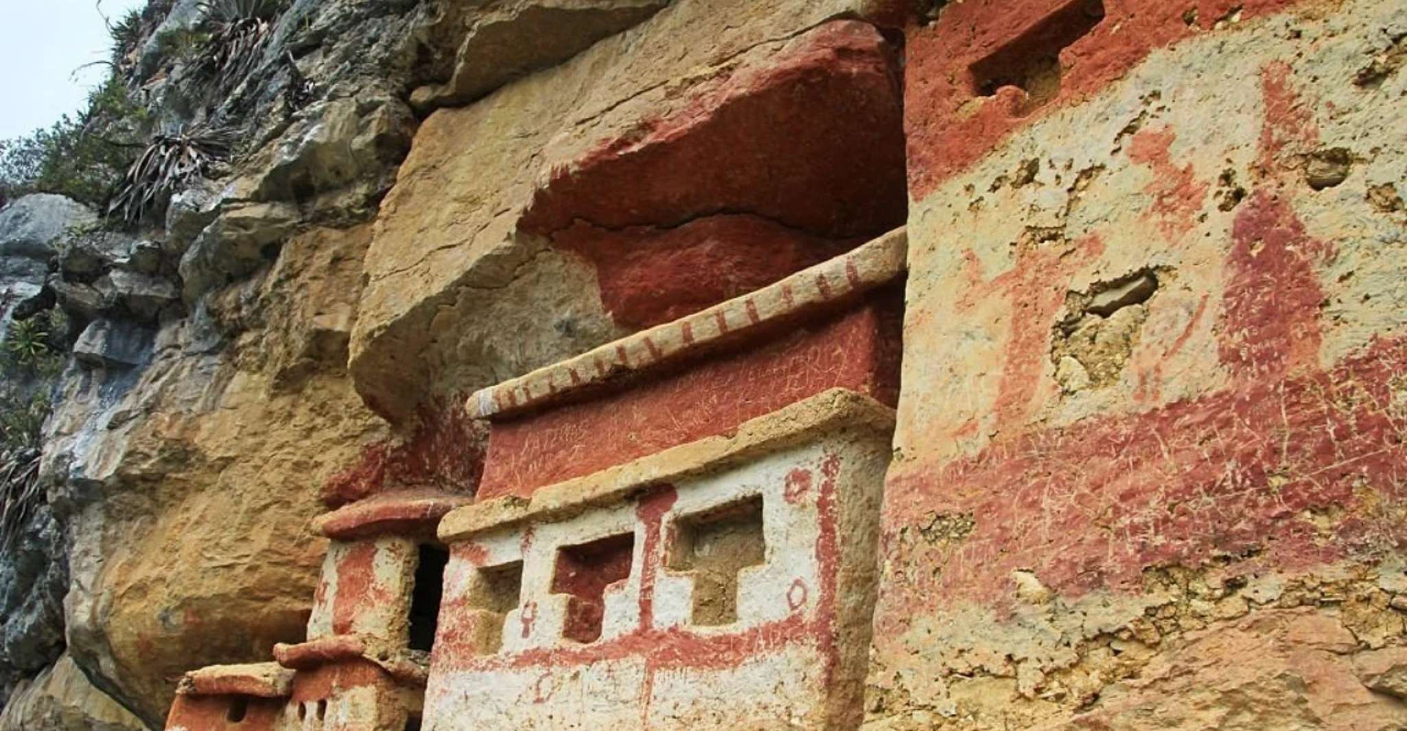 Van Chachapoyas, Mausoleums van Revash - Hizvo