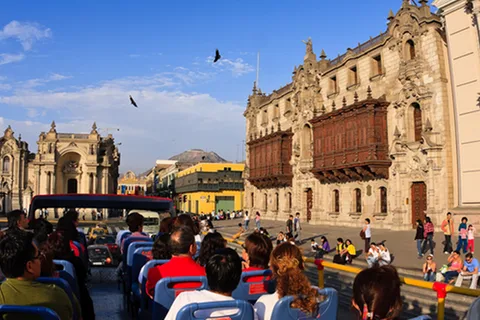 Lima: Panoramic Sightseeing Bus, Walking, and Catacombs Tour