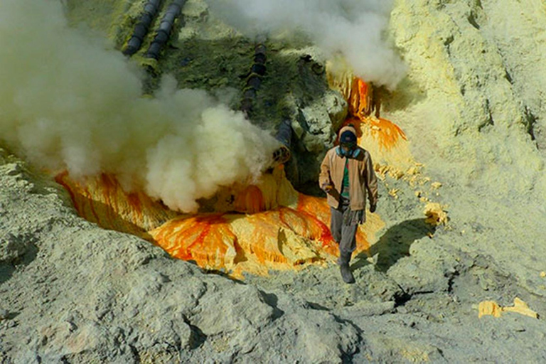 Banyuwangi : Mt Ijen with tour guide and Transfer Service