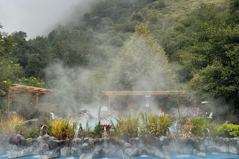 ملاذ الأنديز الصحي - جولة مشي طويلة والينابيع الساخنة في بابالاكتاAndean Wellness Escape - Hike &amp; Hot Springs of Papallacta