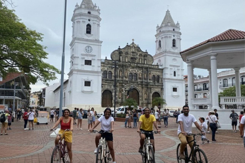 Panama City: Self-Guided Bike Rental with Digital Map