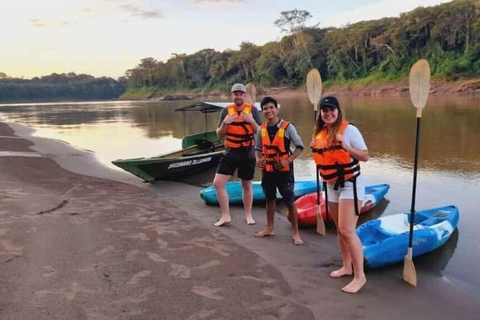 Puerto Maldonado: Chuncho Macaw Clay Lick & Kayak Tour