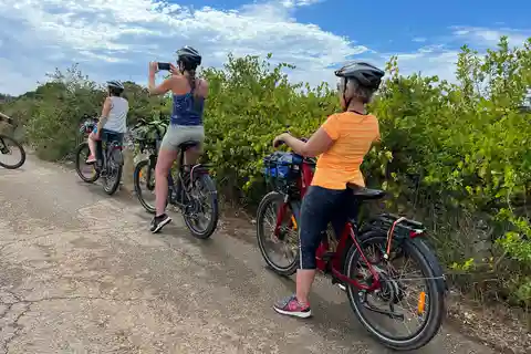 Puglia: tour guidato in e-bike dalla costa o dalla campagna