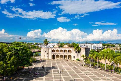 Santo Domingo: Small Group Tour with Cable Car from Bayahibe