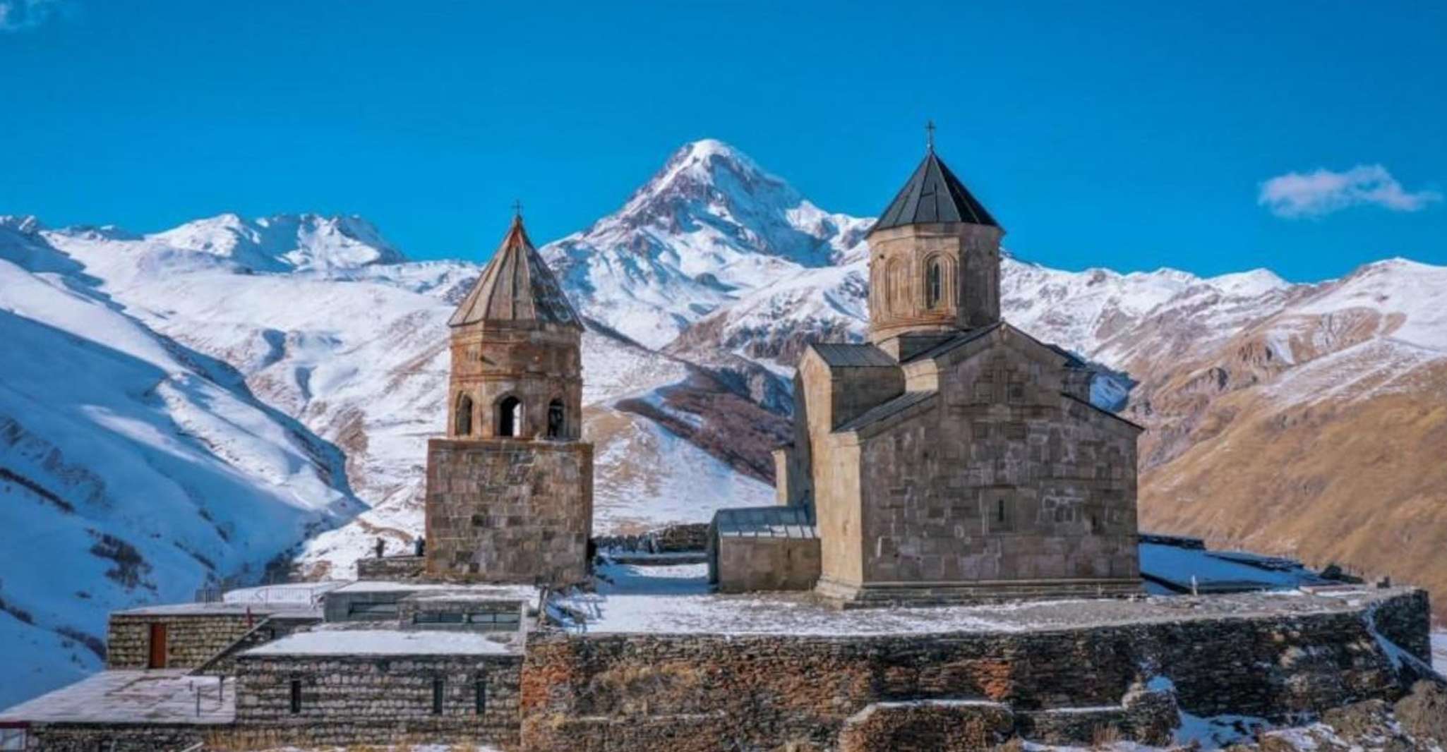 2 days private trip Stepantsminda, Kazbegi Mountains & Sno - Housity