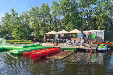 Ultimate Water Adventure Package med en välkomstdrinkSuper kombinationserbjudande.