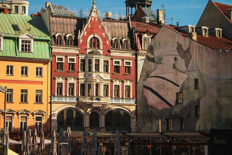 Riga: Old Town Walking Tour & 14-Beer Tasting