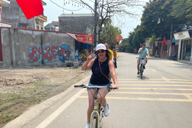 Trang An - Grotta di Mua - Hoa Lu - Bicicletta - visita alla famiglia locale