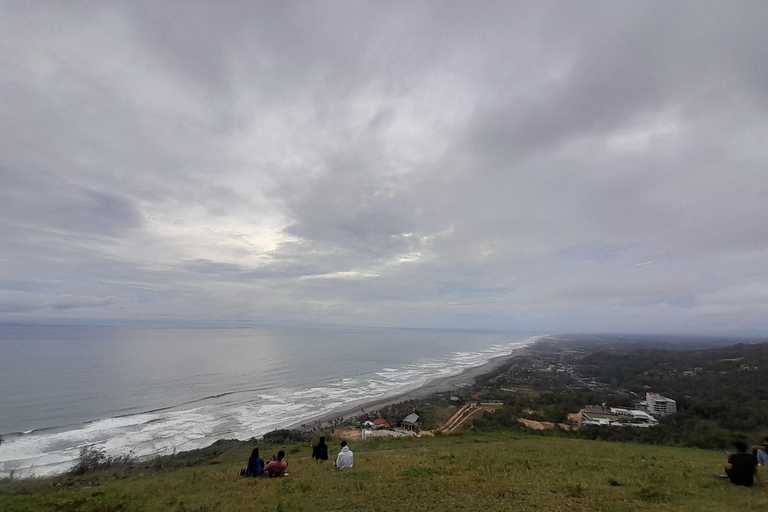 Yogyakarta: Palazzo Reale, spiaggia di Timang e tour al tramonto