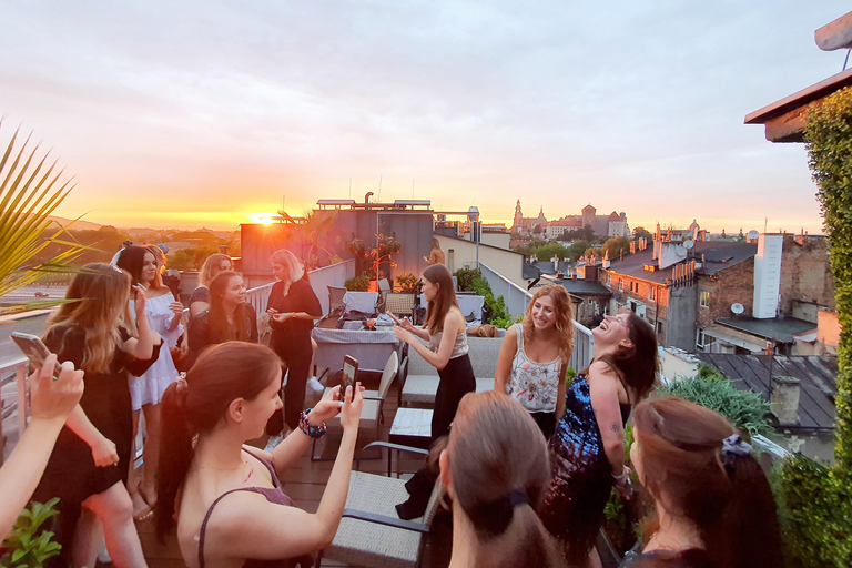 Krakow: Reservation at a Hidden Rooftop Bar with 1 Cocktail
