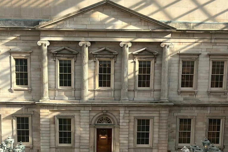 Cambridge: 2H Harvard University Student-Guided Walking Tour