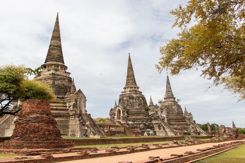 Bangkok: Floating Market, Railway Market & Ayutthaya Tour
