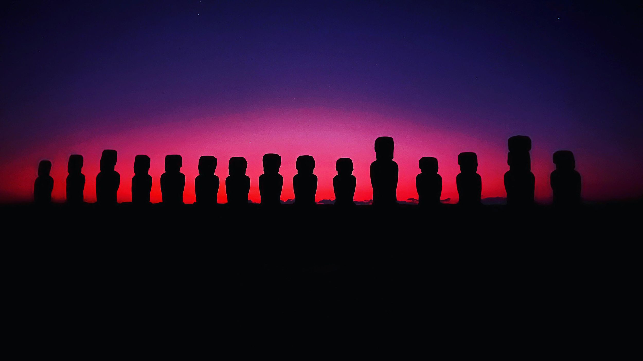 Sonnenaufgang in Ahu Tongariki: Das Erwachen der Moai