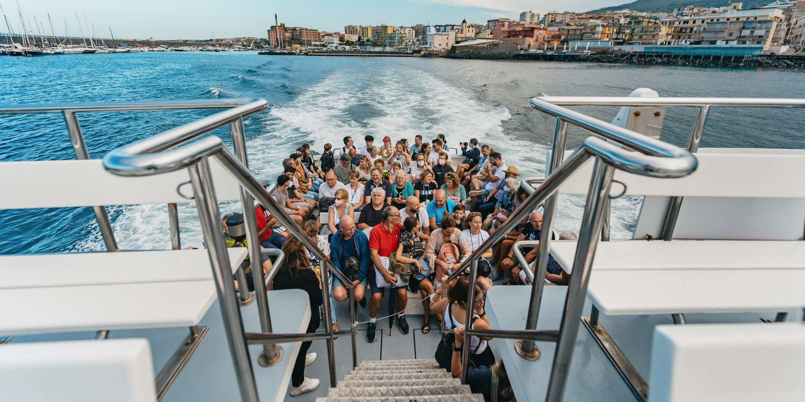 From Naples: Gulf of Naples & Capri Sightseeing Boat Tour — gallery image 6