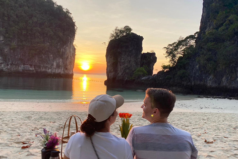 Krabi: Private Luxury Boat to Hong Islands Sunrise & Picnic Private : Sunset Tour