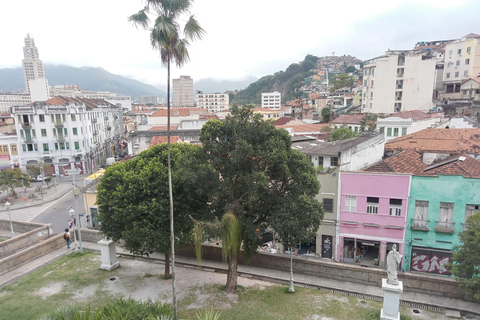 أفريقيا الصغيرة - جولة سيرًا على الأقدام من الماضي إلى المستقبلأفريقيا الصغيرة - جولة سيراً على الأ