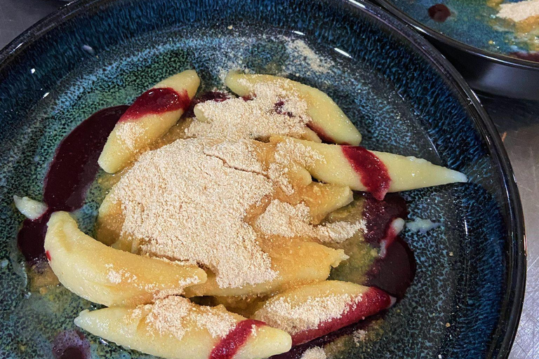 Bratislava: Gourmet Goose Dinner with Cruise on Danube