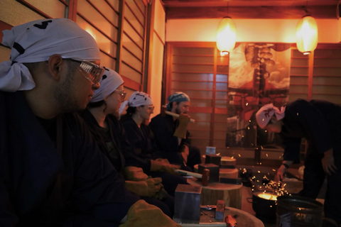 Authentische Messerherstellung bei einem Schmied in Kyoto