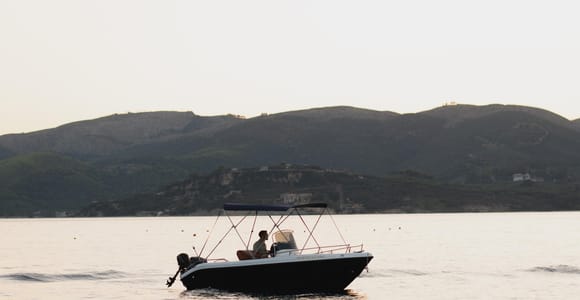 Zakynthos: Private Self drive Boat Rental without licence