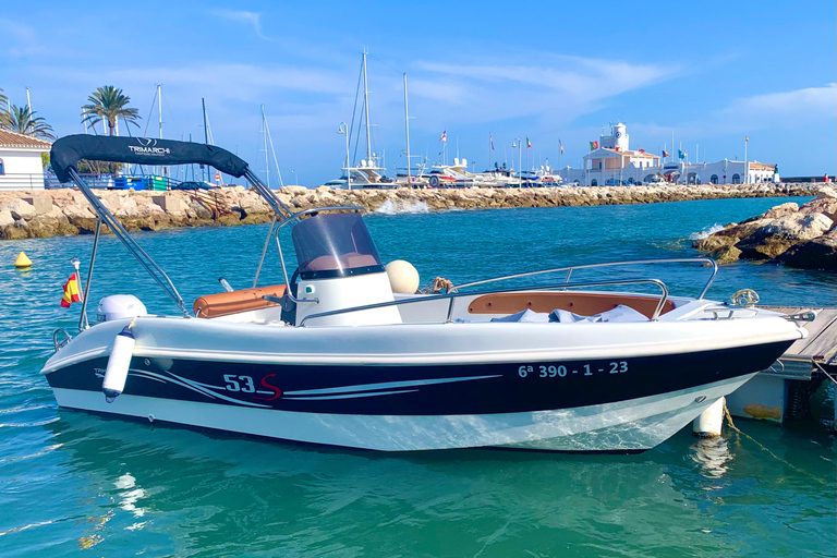 Benalmádena: Boat Rental without License 30 mint trimarchi
