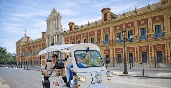 Seville: Private Panoramic City Tour by Electric Tuk Tuk