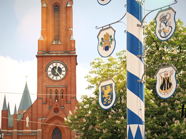 Haidhausen: Insider Tour! Secrets in Munich's French Quarter
