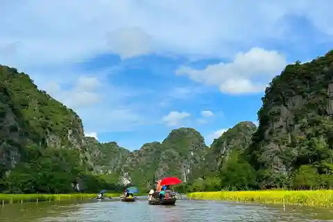 Private Luxury 1 Day Trip: Hoa Lu, Tam Coc, Mua Cave, Biking