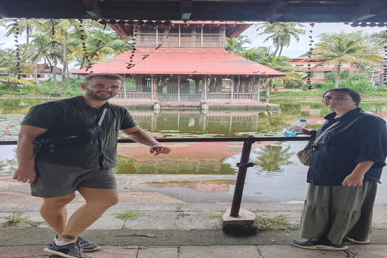 Kochi: Tuk-Tuk-Ausflug mit versteckten SchätzenKochi: Ausflug mit dem Tuk-Tuk zu versteckten Schätzen