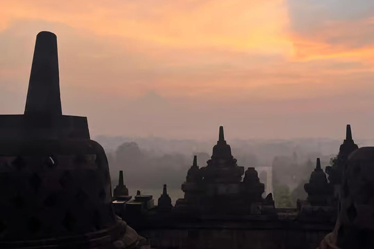 Yogyakarta: 4-Day Guided Tour with Meals and Transfers