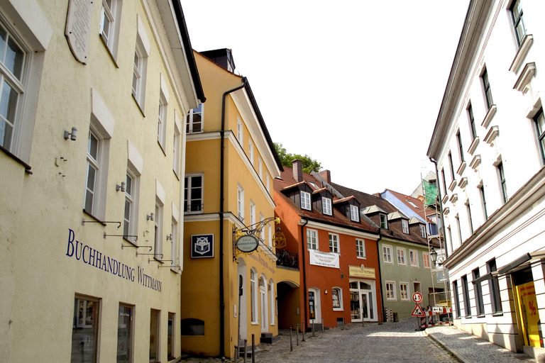 Early Start Dachau Memorial & Town: Guided Half-Day Tour