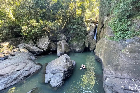 El Yunque &amp; Piñones Tour; Caminha, come e relaxa como um local