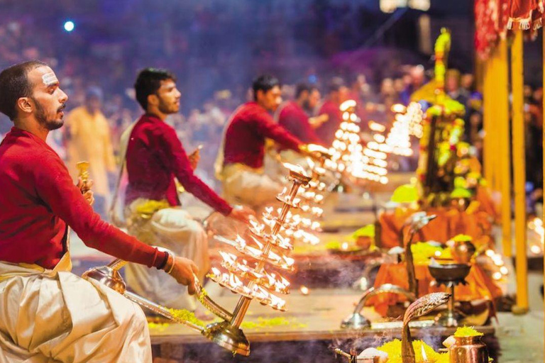 Varanasi: giro in barca sul Ganga Aarti al Dashashwamedh GhatVaranasi: giro in barca sul Gange a Dashashwamedh Ghat