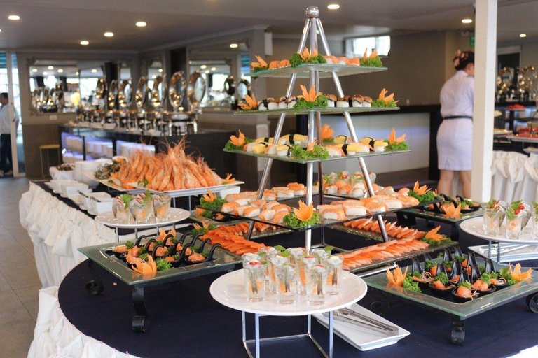 Pattaya: Dinner Yacht Cruise