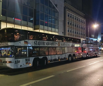 Berlin: Bus Tour by Night with Live Commentary