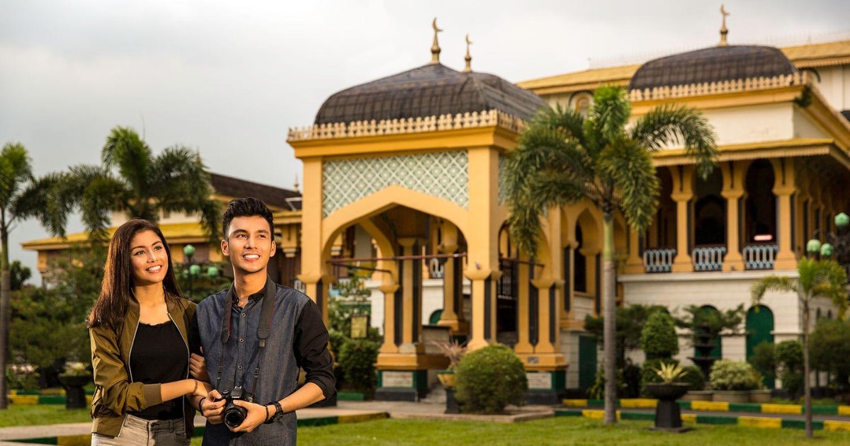 Medan: Highlights City Sightseeing Guided Group Tour | GetYourGuide