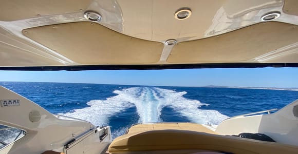 Lisbon Premium Yacht - Historic landmarks & Golden Sunset