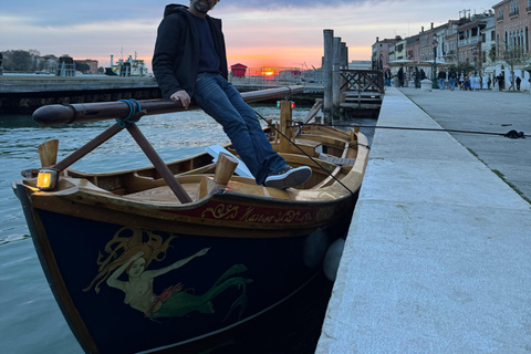 Venice: 1.5h Sunset Lagoon Cruise on Traditional Wooden Boat