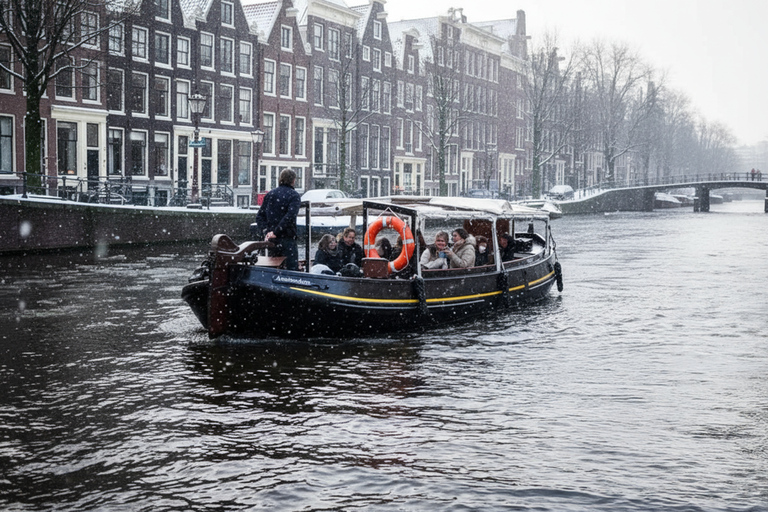 Amsterdam: Smoke Cruise. with Bar & local guide